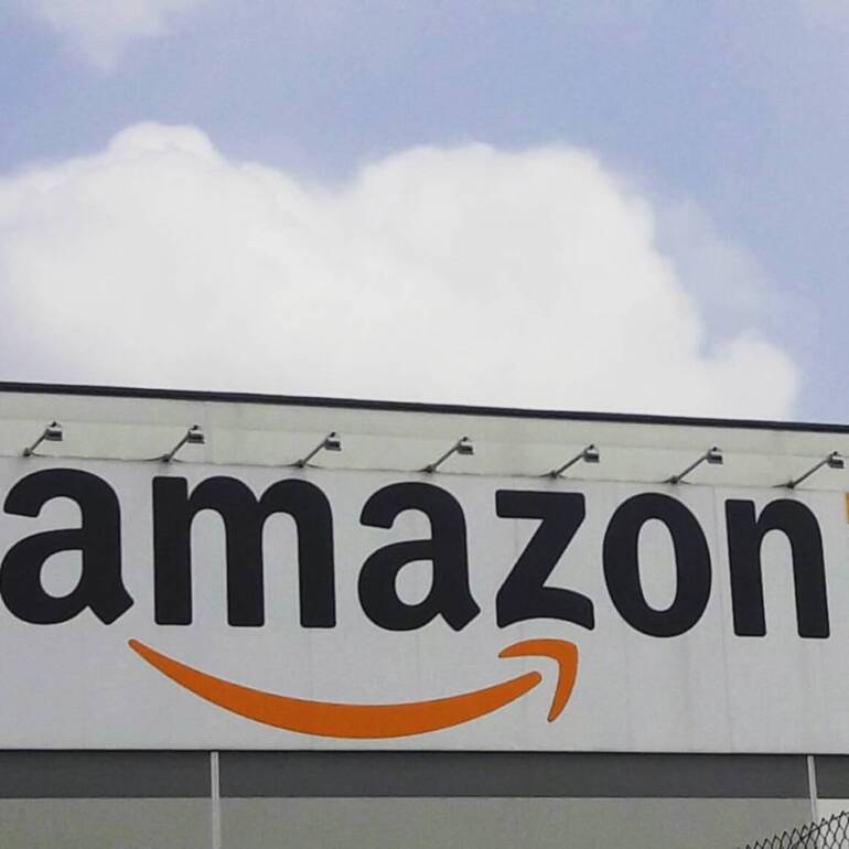 Amazon apre il nuovo centro smistamento ad Arzano: saranno assunti 150 autisti