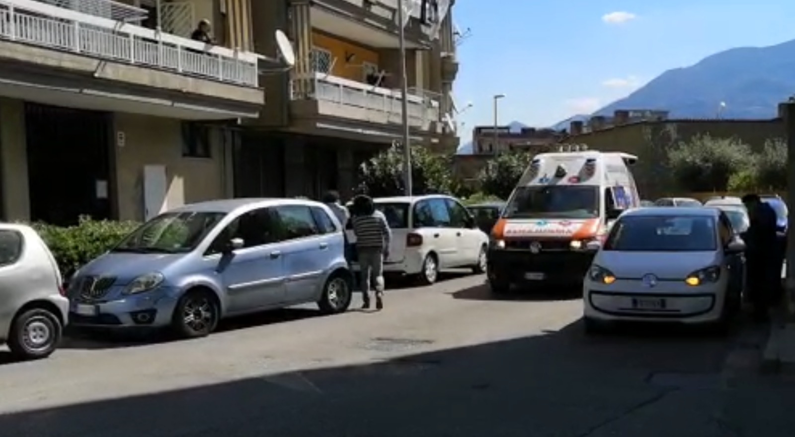 Castellammare, bimbo di 4 anni cade dal secondo piano: ricoverato al Santobono