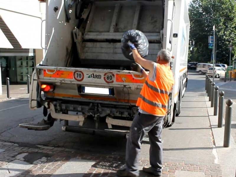 Non è iscritta alla “white list” della Prefettura: bloccato l’appalto rifiuti milionario