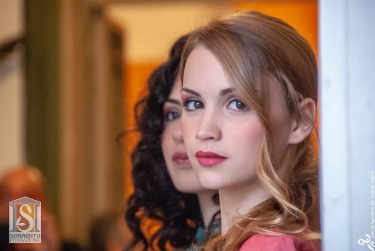 A Sorrento l’arte incontra la bellezza con con le giovani modelle campane Rosa Sorrentino e Marika Fortino
