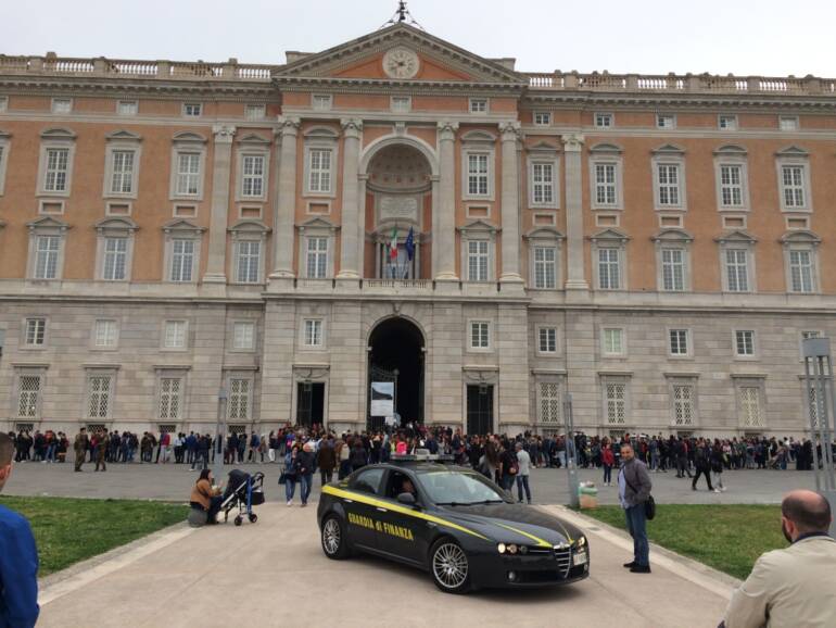 Guardia di Finanza di Caserta: nel giorno di Pasquetta intensificati i controlli sull’abusivismo commerciale
