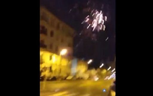 Napoli, fuochi d’artificio a Poggioreale per chi esce dal carcere: lo denuncia il consigliere regionale dei Verdi