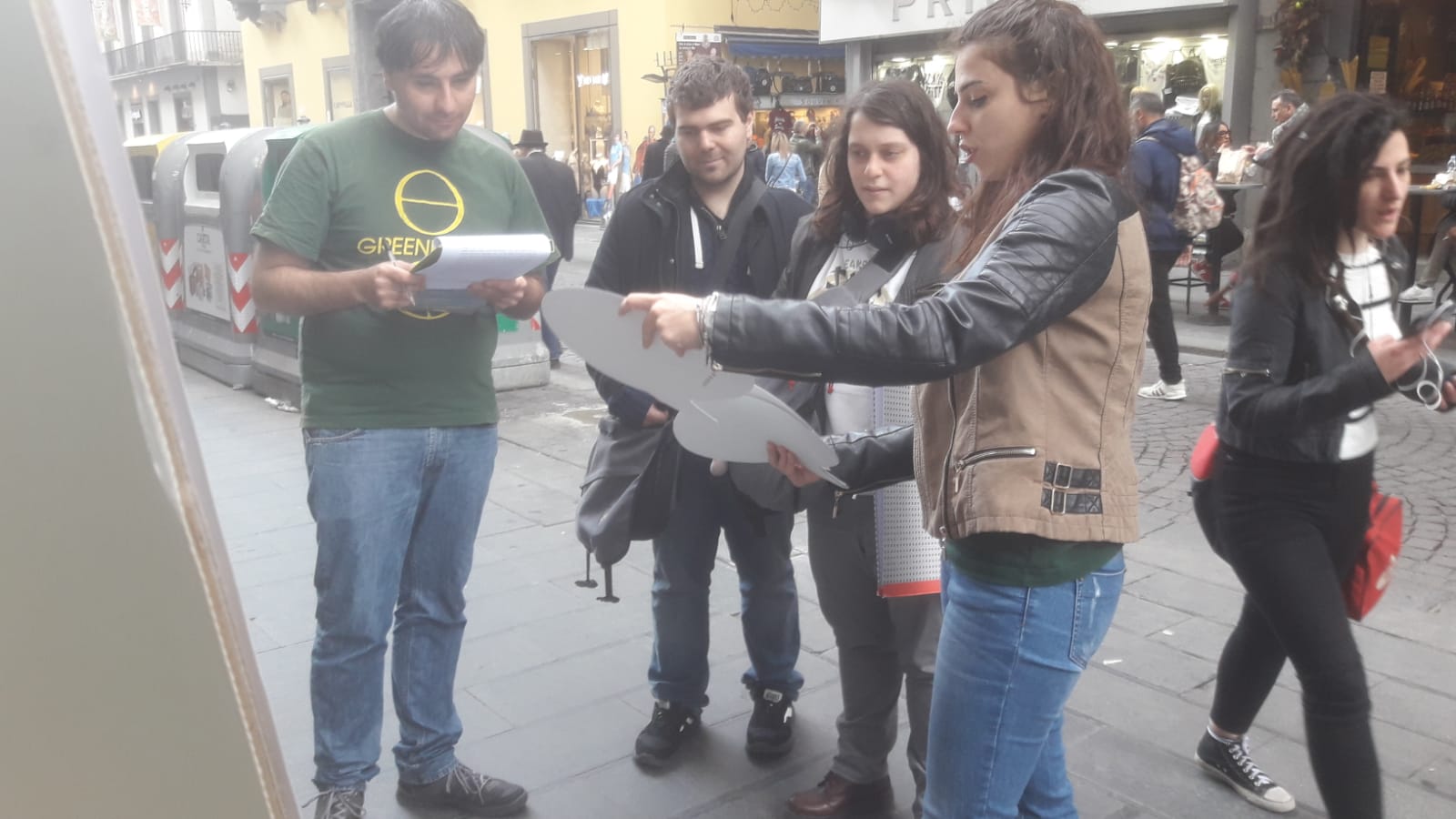 Napoli, Greenpeace in piazza per sollecitare il Governo a cambiare il Piano Nazionale integrato energia e clima