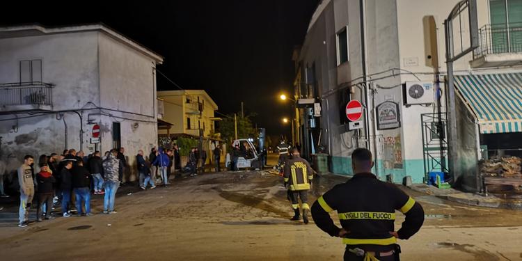 Scafati: Minimarket distrutto dalle fiamme a Bagni
