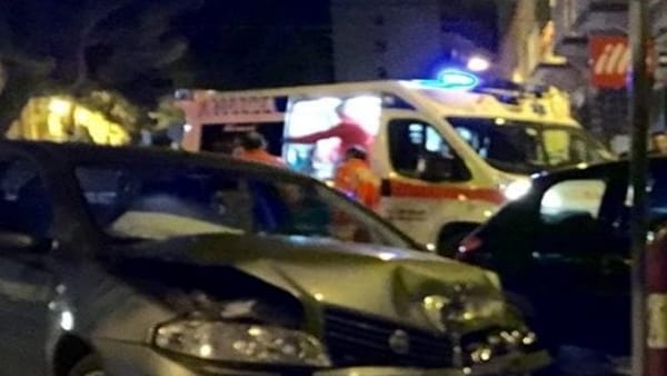 Collisione tra auto dopo il tamponamento: tre feriti in ospedale