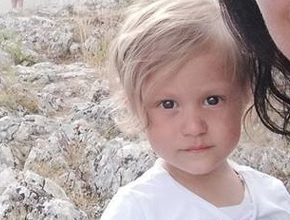 Tragedia di Pasqua nel Salernitano: bimba di 2 anni muore soffocata da un wurstel