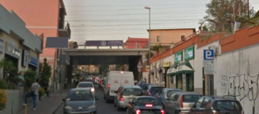 Problemi di staticità: domani chiuso il ponte ferroviario sulla Domiziana in via Solfatara