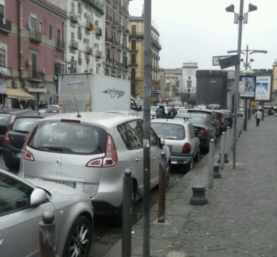 Napoli, chiuso tratto di strada: porta Capuana e Corso Garibaldi nella morsa del traffico