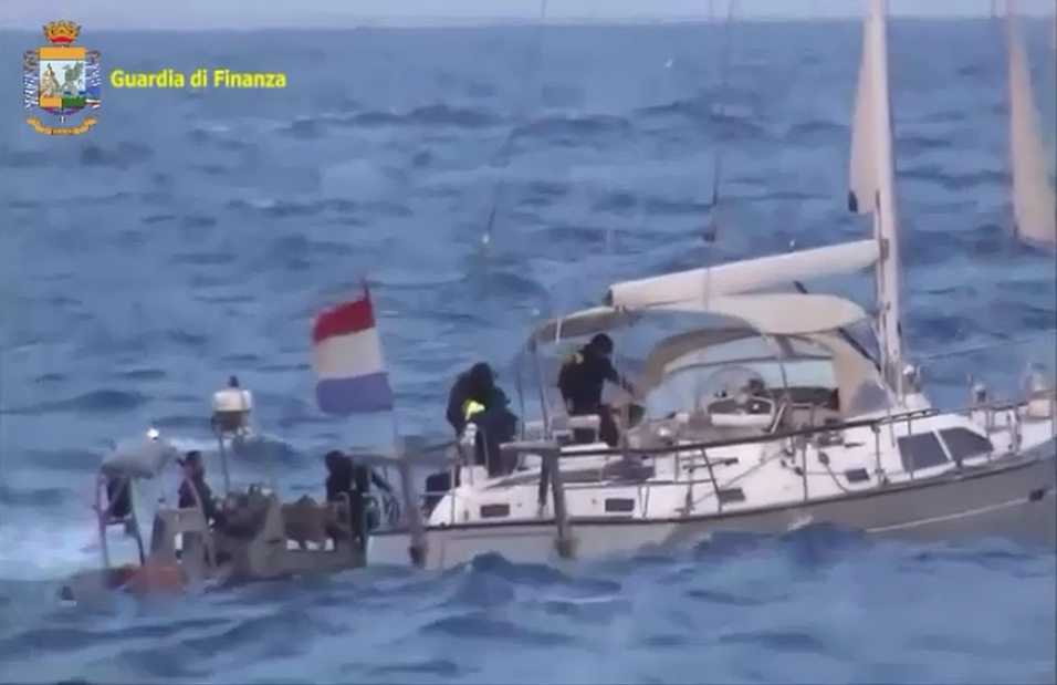Sequestrato veliero con 6,2 tonnellate di hashish a bordo