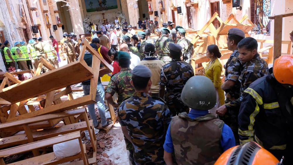 Sri Lanka, 290 vittime oltre 30 straniere, i turisti italiani: ‘Chiusi in hotel, vogliamo tornare’