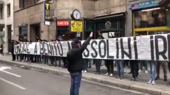 Striscione neofascista: indagati 8 ultrà della Lazio
