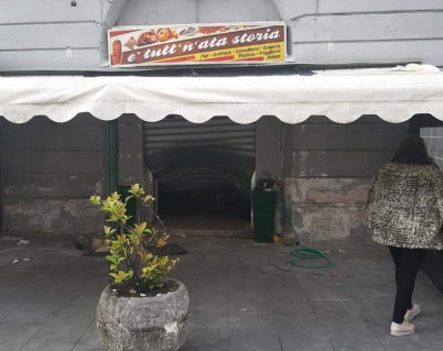 Giugliano, caccia alla banda del colpo al pub ‘E’ tutta nata storia’