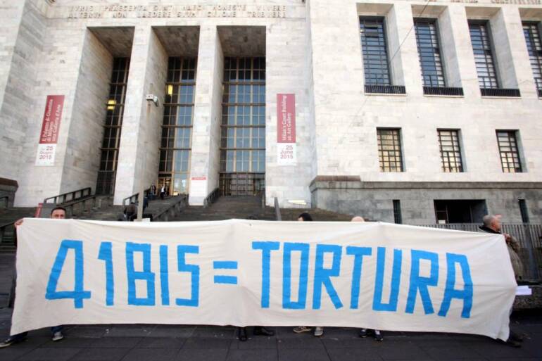 La Cassazione: sì a due ore d’aria al 41bis