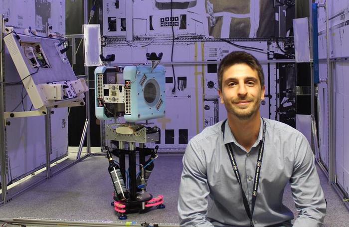 Italiano pioniere dei robot per futura stazione lunare, anzi napoletano…