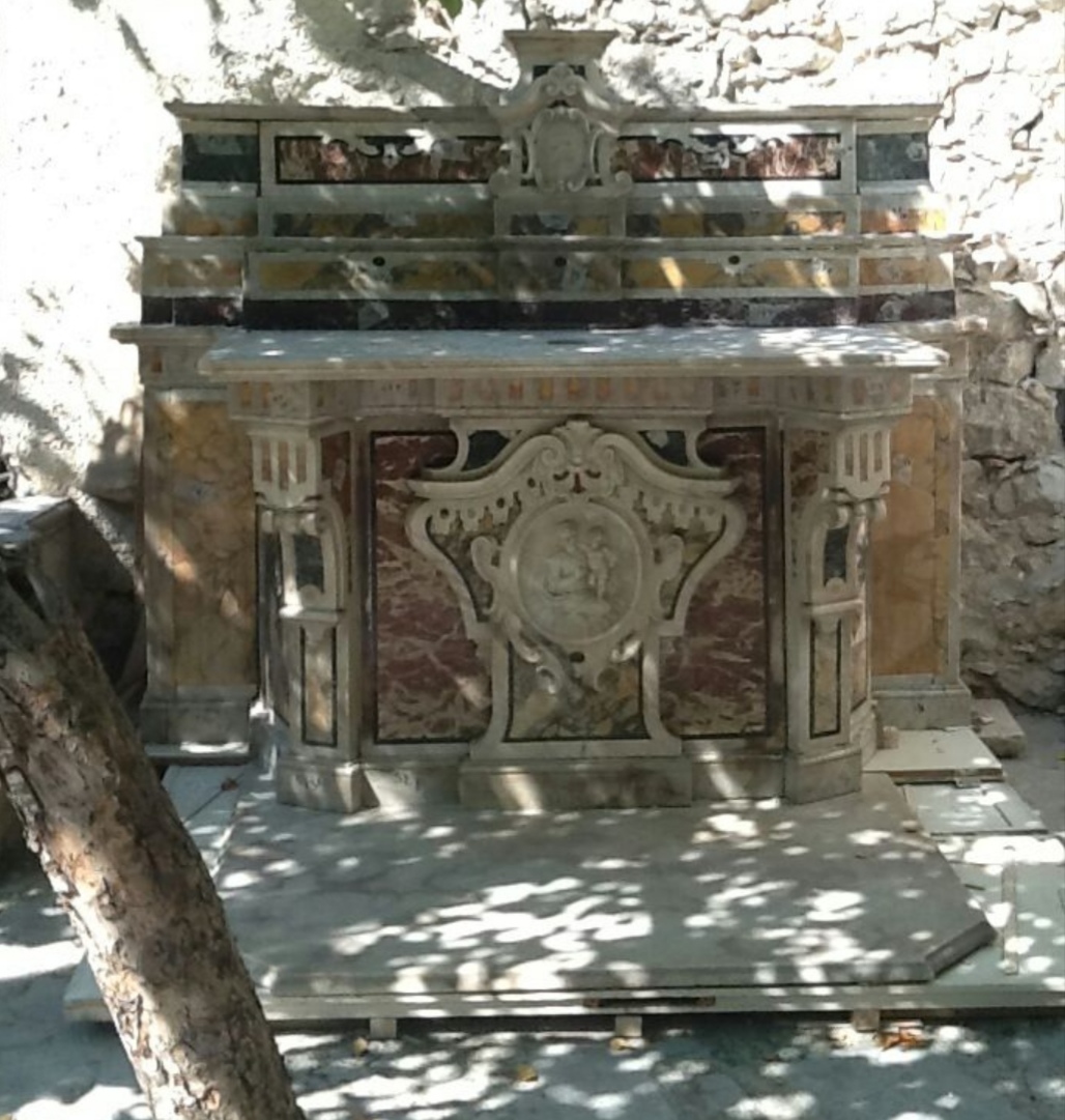 Napoli, a Materdei in mostra il restaurato Altare marmoreo Madonna delle Grazie del XVIII secolo