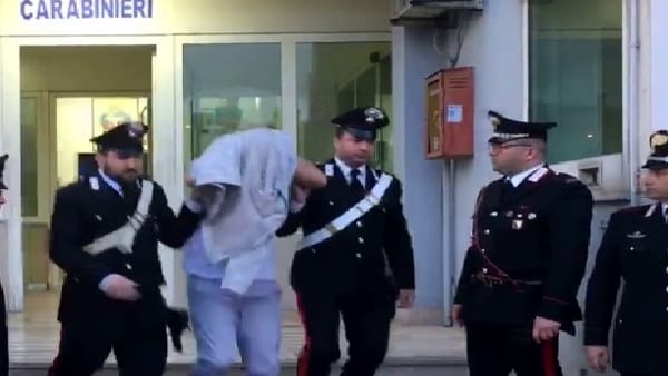 Indiano insegue 5 ragazzine davanti scuola, maniaco a processo
