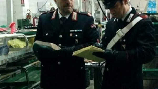 Controllo dei carabinieri, chiuso calzaturificio ad Arzano