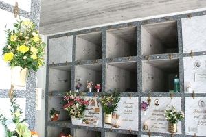 Vandalizzato il cimitero di Aversa, scassinate e razziate le cappelle