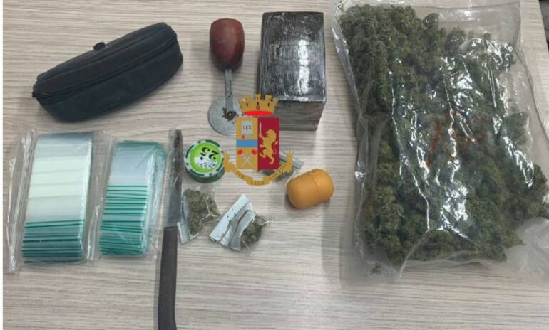 Spaccio nella villetta comunale davanti alla scuola, in manette un 36enne di Frattamaggiore