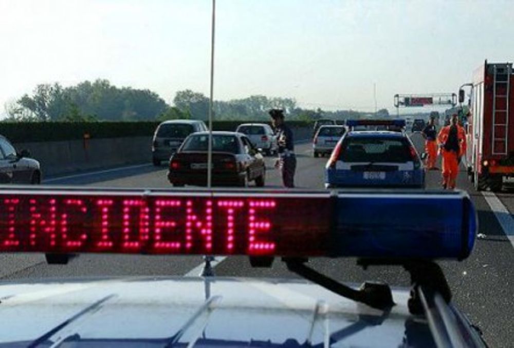 E’ un 72enne napoletano la vittima dell’incidente in autostrada sulla Napoli-Roma