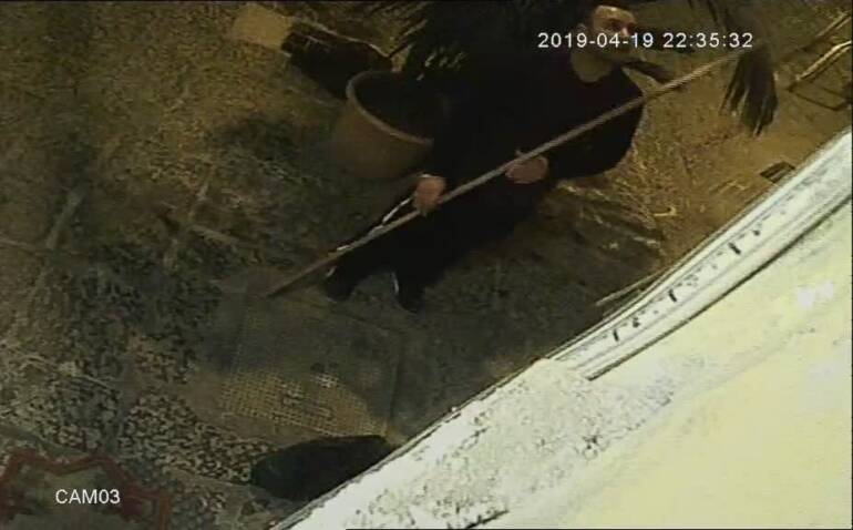 Napoli, ladro di scarpe daI balconi delle case del centro storico. L’allarme degli abitanti. IL VIDEO