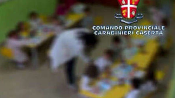 Bambini legati in classe: condannata la maestra violenta casertana
