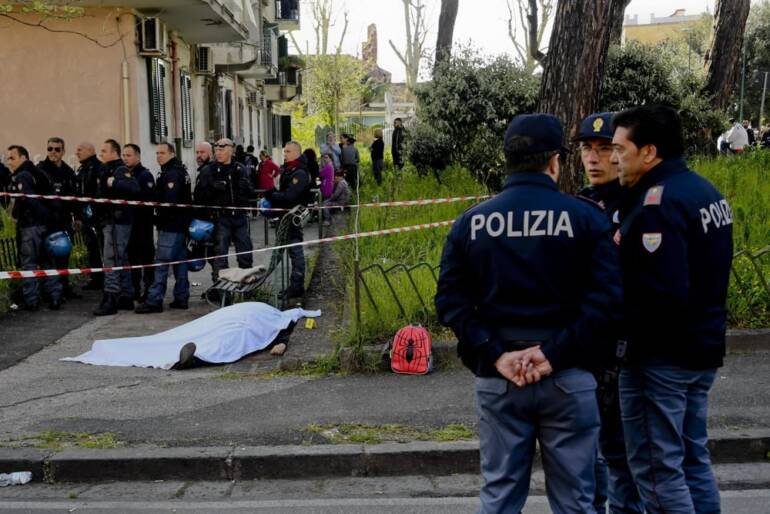 Camorra: fu Ciro Terracciano ad uccidere il cognato del boss Rinaldi davanti al bambino. I NOMI DEI 7 FERMATI