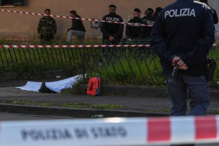 Camorra: ‘Ci dobbiamo mettere le bombe addosso e andare nel Vicariello’, i Mignano meditavano la vendetta