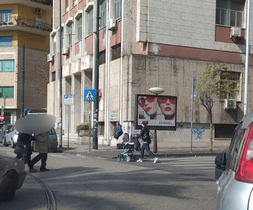 Napoli, la denuncia dei cittadini: ‘Al distretto 33 dell’Asl si vendono i  posti nella fila. E’ una vergogna’