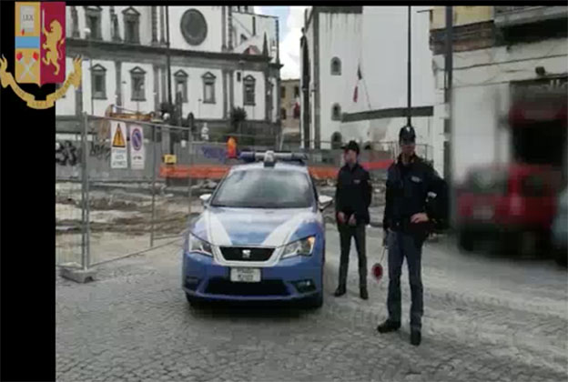 Napoli, controlli della polizia a Porta Capuana: 6 multati senza mascherina
