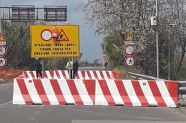 Giugliano, la chiusura del ponte tra Lago Patria e Ischitella: i percorsi alternativi e la rabbia dei residenti
