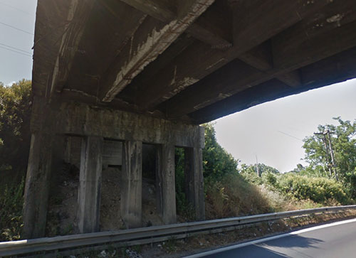 Salerno: paura in tangenziale, cadono calcinacci da un ponte