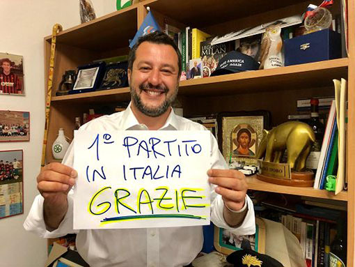 Per Salvini selfie in spiaggia con Arrigo Sacchi, “numero 1”
