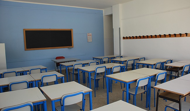 Il prof di Caserta arrestato per maltrattamenti ad alunno autistico si difende: “E’ un equivoco”