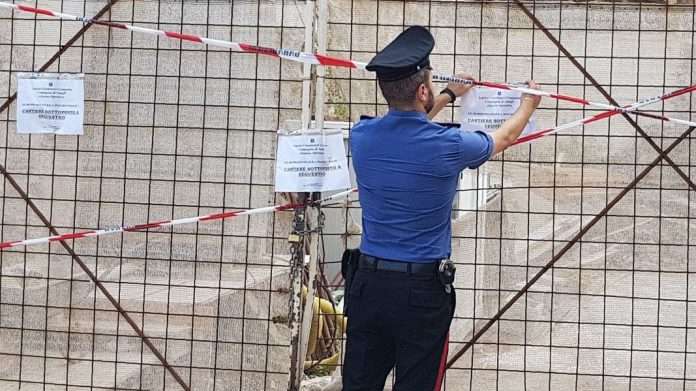 Abusivismo edilizio in Costiera amalfitana: denunce e sequestri dei carabinieri