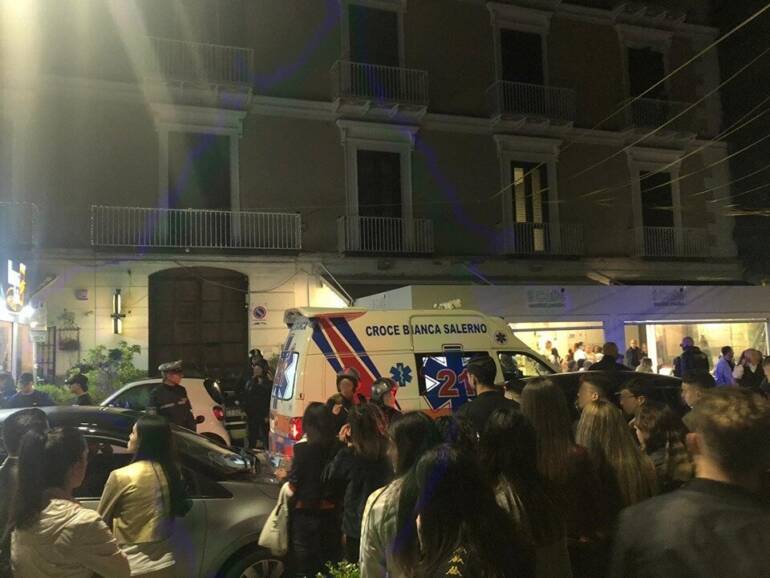 Castellammare di Stabia: famiglia investita da un centauro sul lungomare