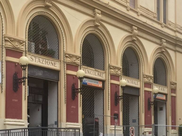 Napoli: arriva l’orario estivo per il trasporto pubblico