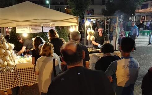 Pomigliano d’Arco: da venerdi’ a domenica la seconda edizione dell'”Int’o street food festival”