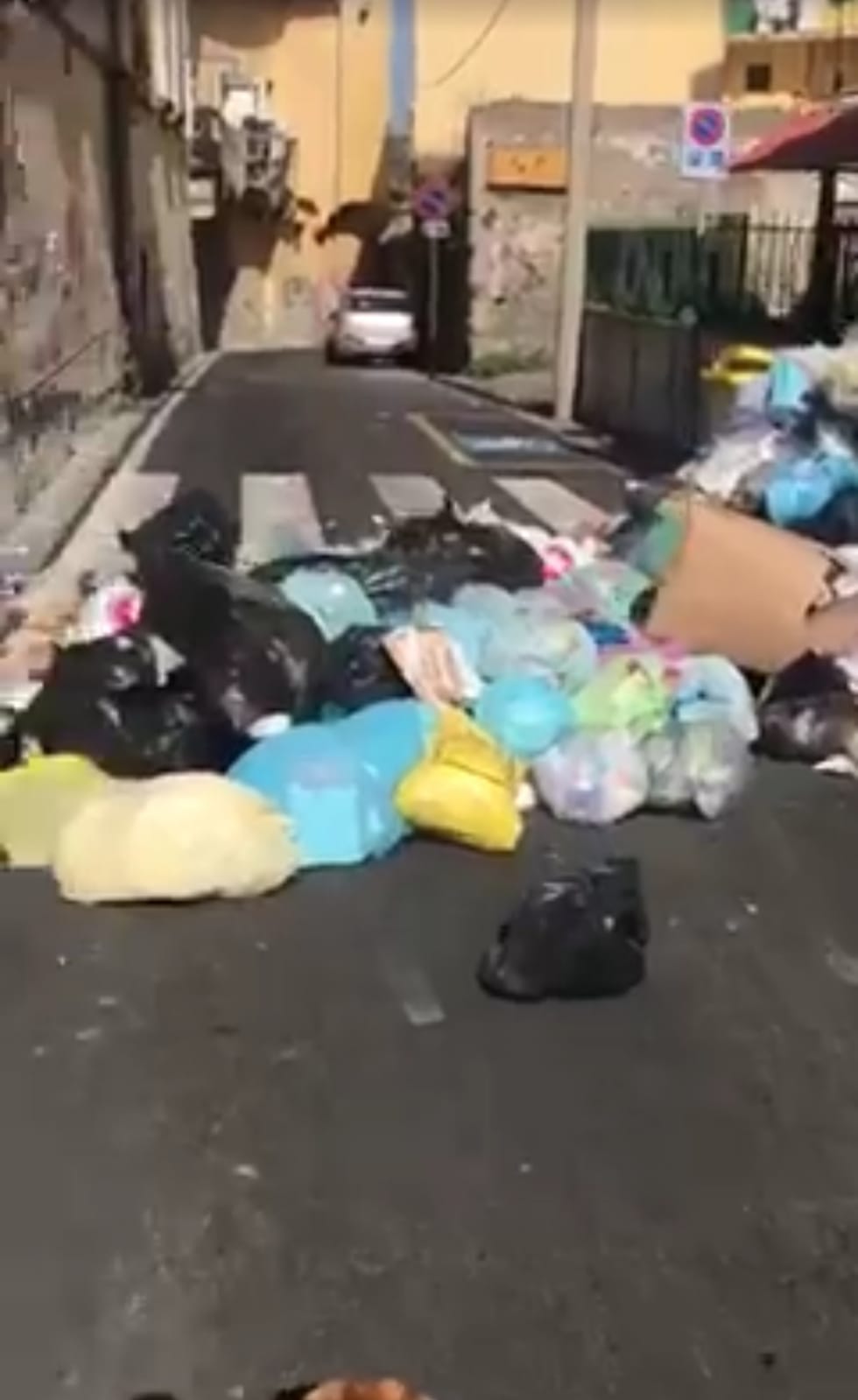 Ercolano, cittadini intrappolati per la spazzatura