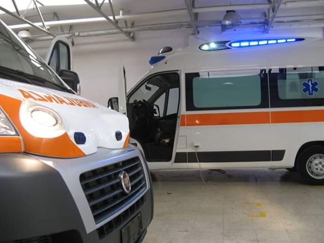 Napoli, ubriaco distrugge l’ambulanza ai Quartieri Spagnoli
