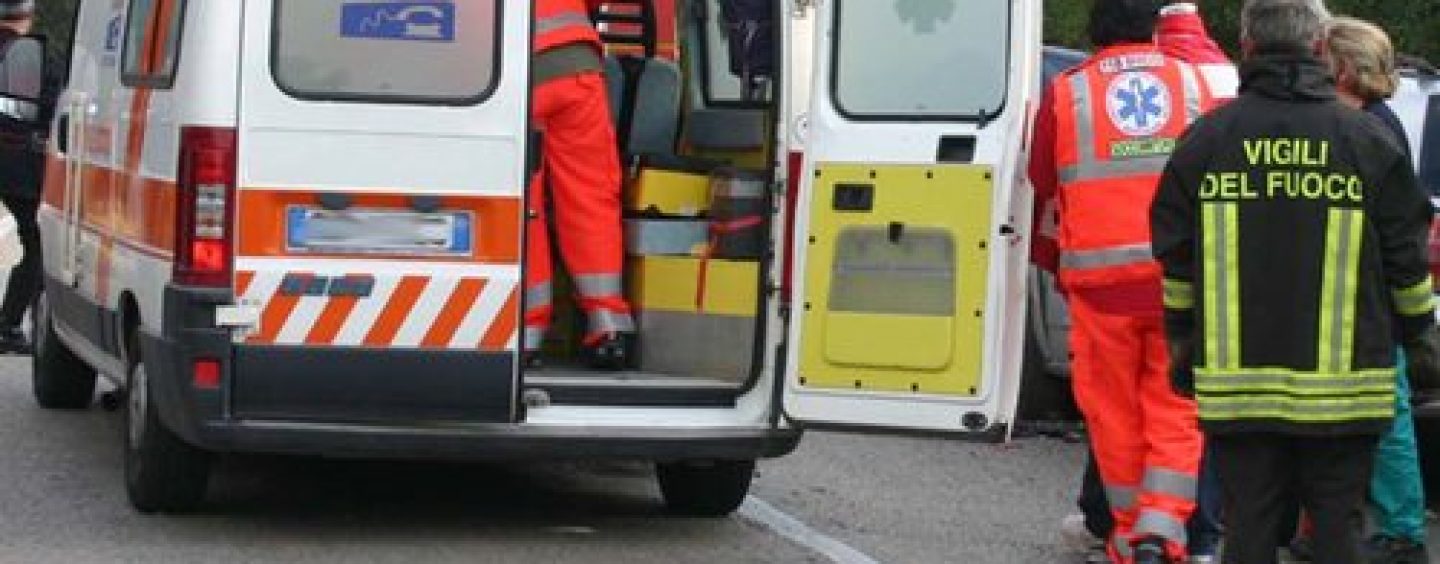 Sant’Antimo, il nipote ferito in incidente stradale e feriscono il personale del 118: due denunciati