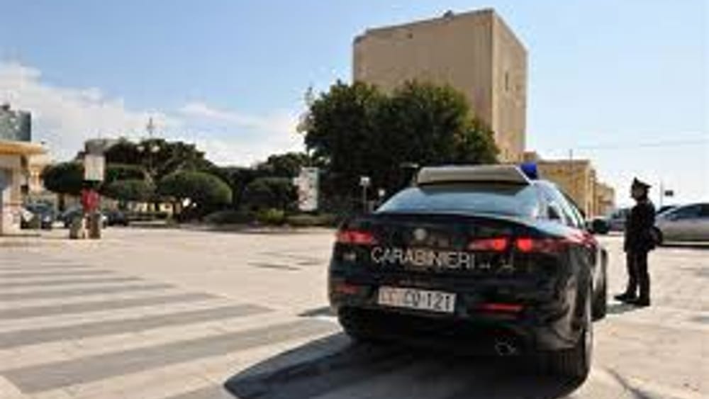 ‘Faccio saltare in aria il palazzo’, i carabinieri evitano una strage