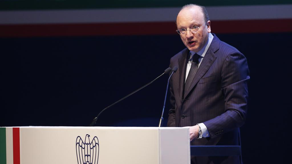 Boccia lancia l’allarme da Salerno: “60mila giovani vanno via dal Sud”