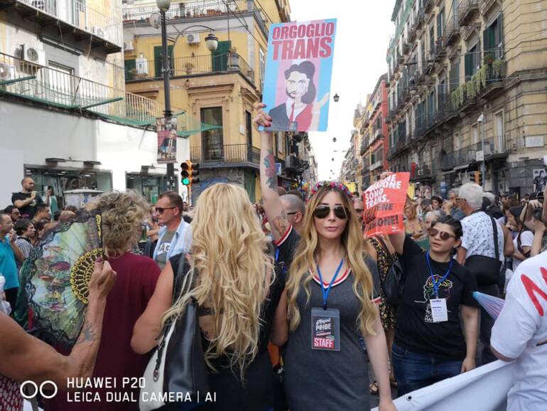 Gay Pride a Sorrento, gli organizzatori denunciano: “Clima ostile, ci hanno detto ‘vi prenderanno a pietrate'”