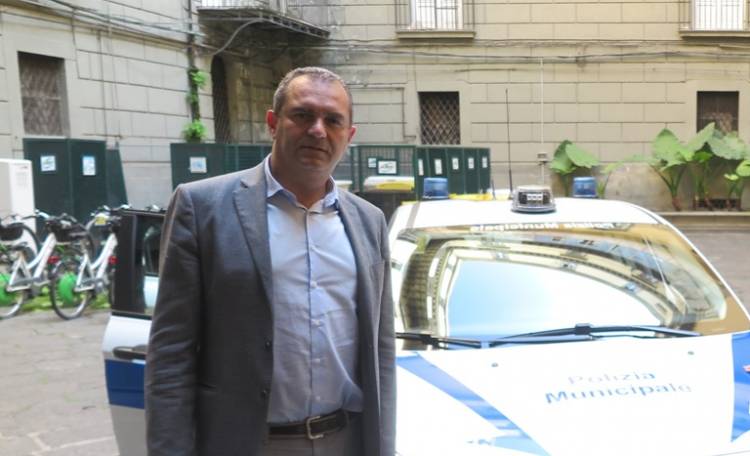 Da oggi 81 muove auto per la Polizia municipale di Napoli con sistemi tecnologici