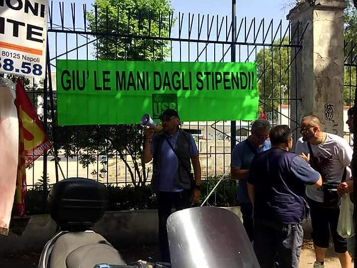 Napoli, vigilanza privata all’Asl Napoli 1: presidio dei lavoratori a Santa Lucia