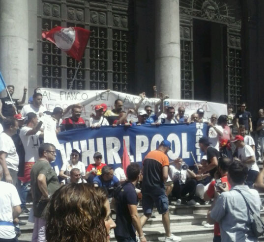 Napoli, 20mila in piazza allo sciopero dei metalmeccanici