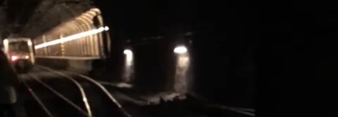 Treno Circum bloccato in galleria: la rabbia di Federalberghi Costa del Vesuvio