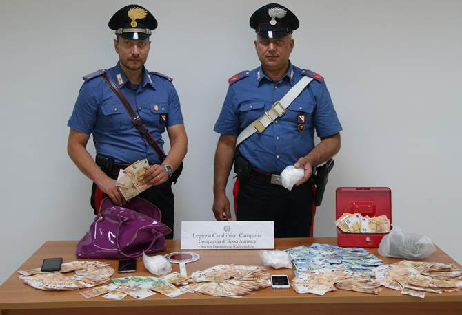 Mondragone, trovati con 500 grammi di cocaina e 20 mila euro: arrestati in due