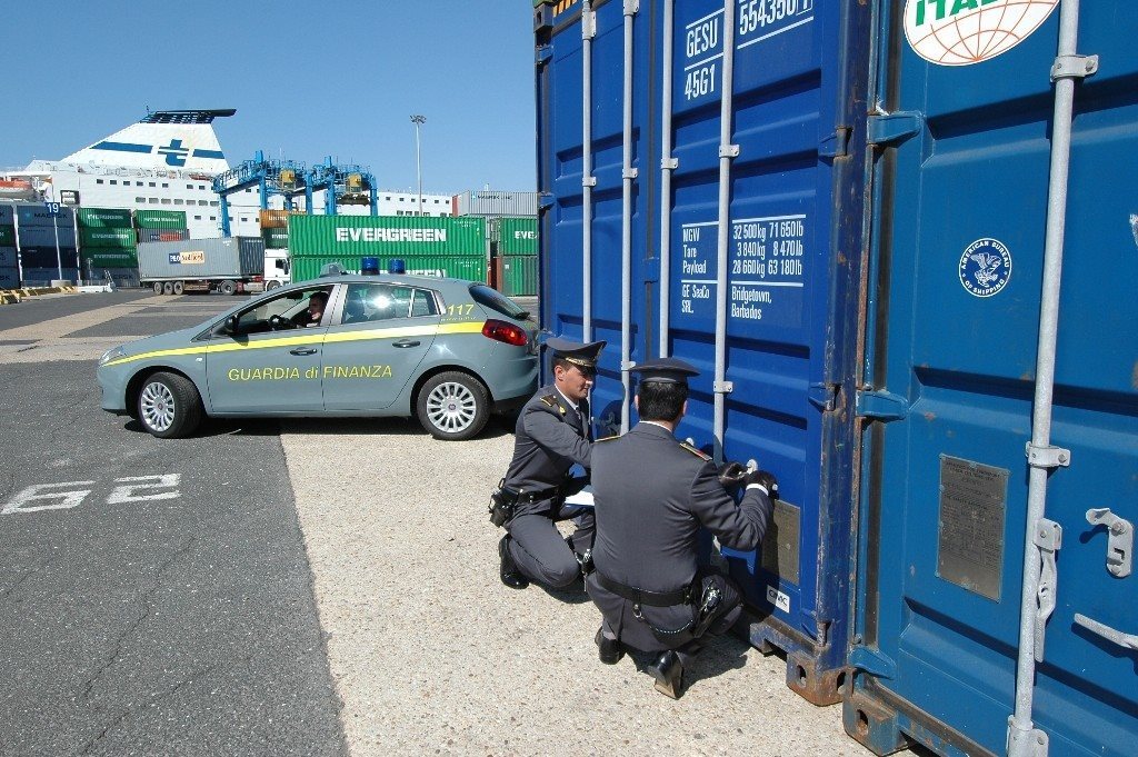 Sequestrate nel porto di Livorno 3 tonnellate di cocaina su nave proveniente dalla Colombia